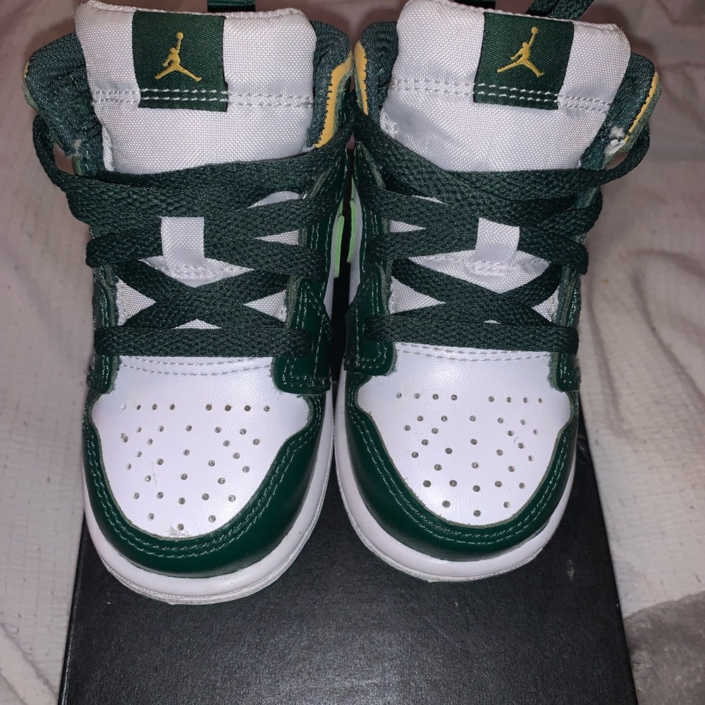 Jordan Kids Sneakers Green White Yellow - Picture 4 of 6